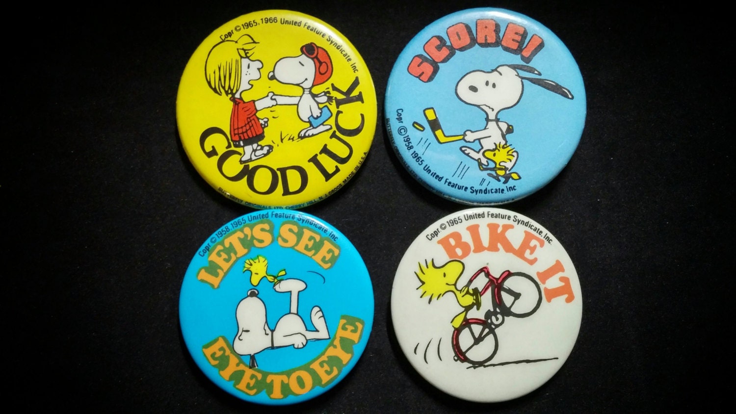 Vintage 1960s Peanuts Snoopy Pins Buttons Pinback Set