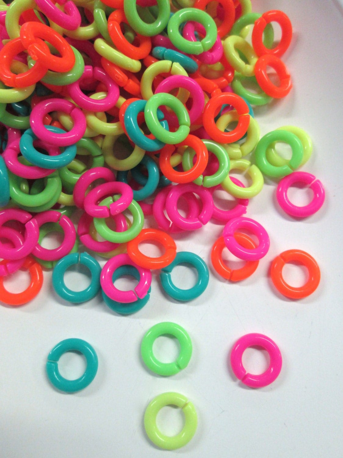 Neon Round Plastic Chain Links Colorful Dayglo Findings