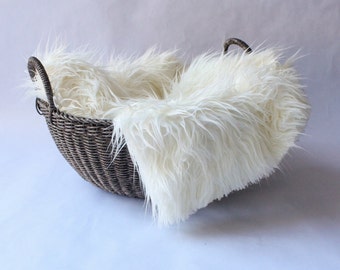 SALE....Cream / Ivory Faux Fur Photo Prop,Mongolian Faux Fur, Newborn Photo Prop, 3" Pile, Baby Photo Prop. Layering Blanket.