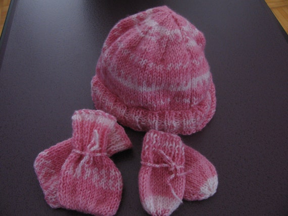 Ensemble De Mitaines De Chapeau De Produits Tricotés Avec Bande