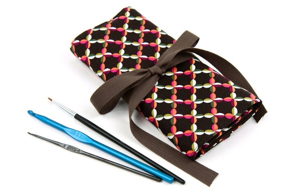 Crochet Hook Case - Beatrice with 26 brown pockets