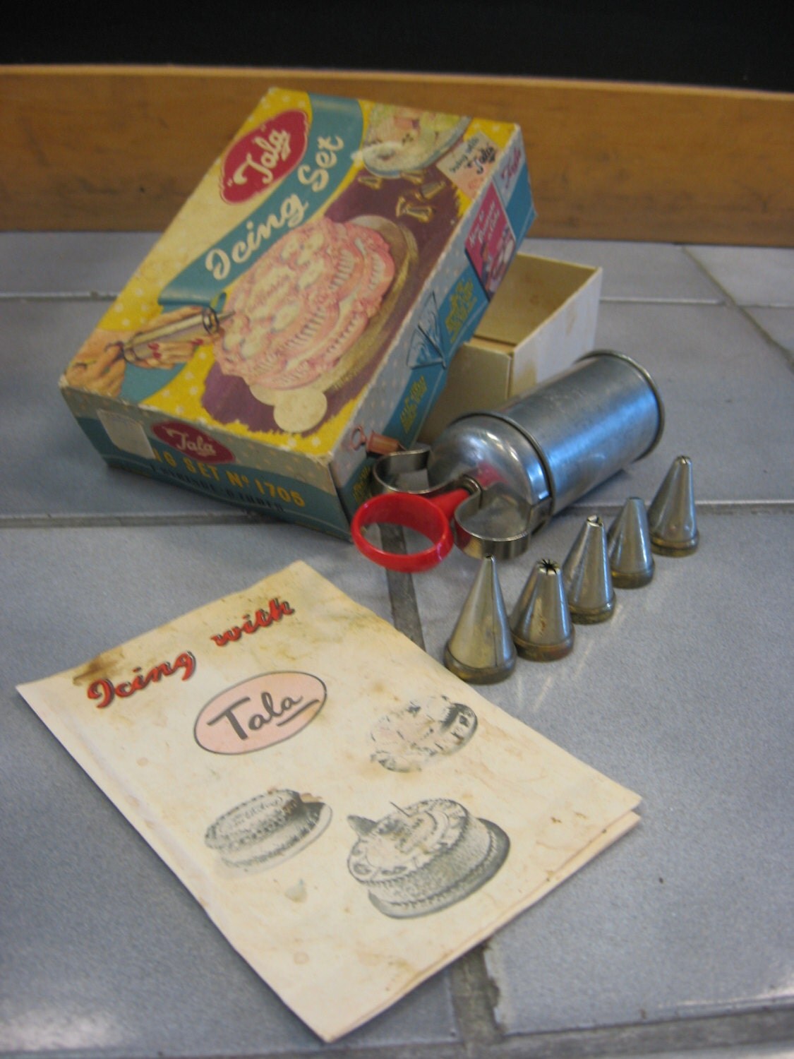 Tala Icing Set Box 1705 vintage 1950s baking supplies cake