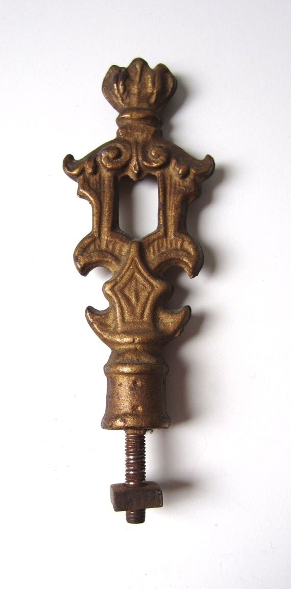 Cast Brass Lamp Shade Finial