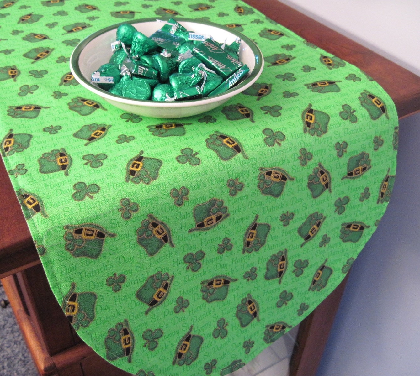 how to make st patricks day table runner