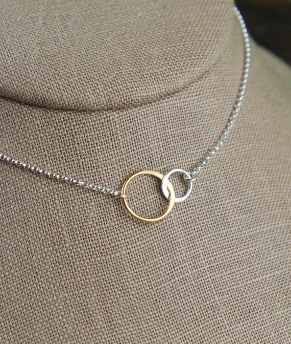 Zwei verschlungene ringe Beliebtester Schmuck