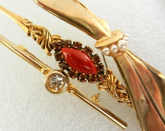 Very Chic italian vintage Bar Brooches - Elegant gold and crystals -3 dazzling brooches of great charm-art.392/2-
