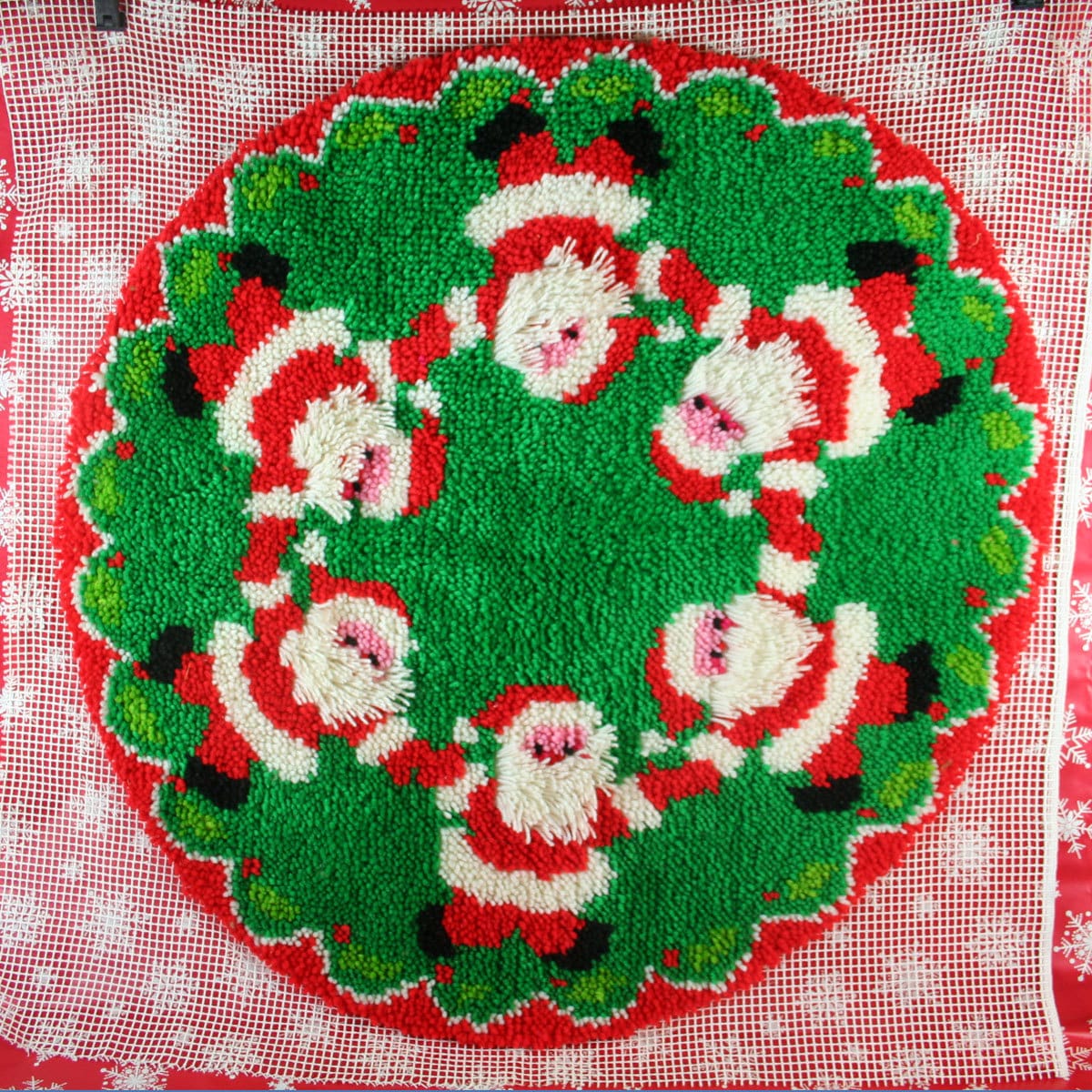 vintage latch hook rug santa claus christmas tree skirt vintage latch hook rug santa claus christmas tree skirt
