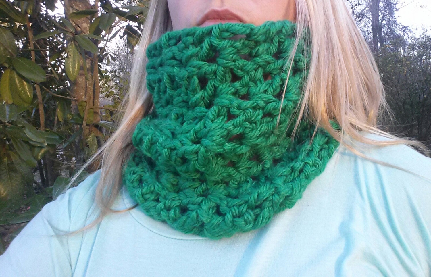 Crochet Kelly Green Neck Gaiter