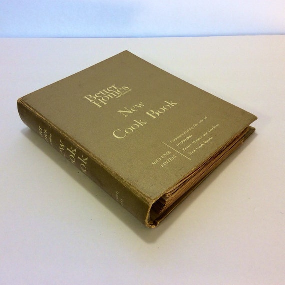 Better Homes and Gardens Favorite Holiday Wreaths 50s Vintage Cook Book Better Homes And Gardens New Cook