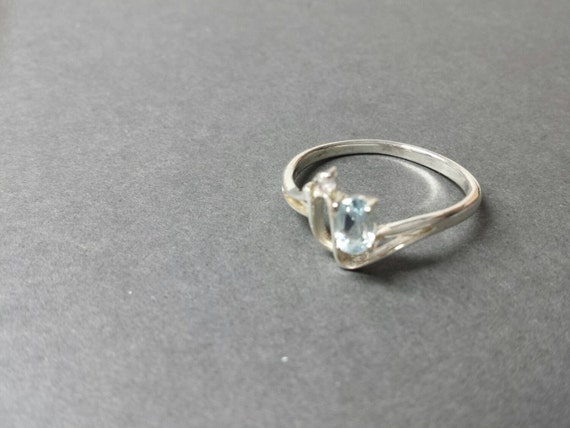 Avon Sterling Blue Topaz ladies ring size 11 by LucyLucyLemon