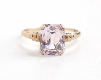 Items similar to Blue Stone Ring - Vintage Size 8 18 KT GE Cocktail
