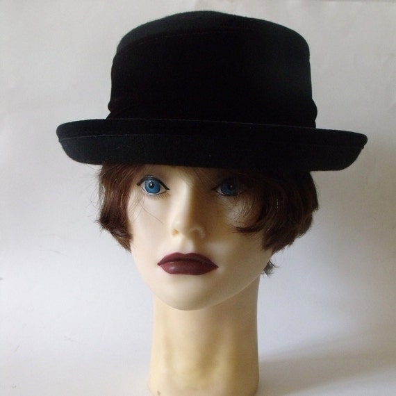 SALE 80s Black Wool Felt Brimmed Hat / 1980s Felt Hat with