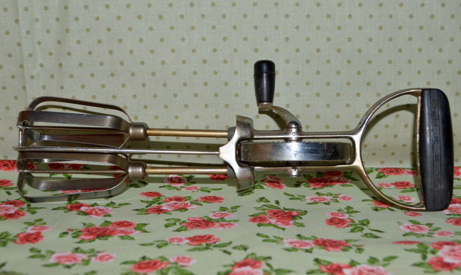 Ekco Best Egg Beater/Heavy Duty Manual Beater/Vintage by WVpickin