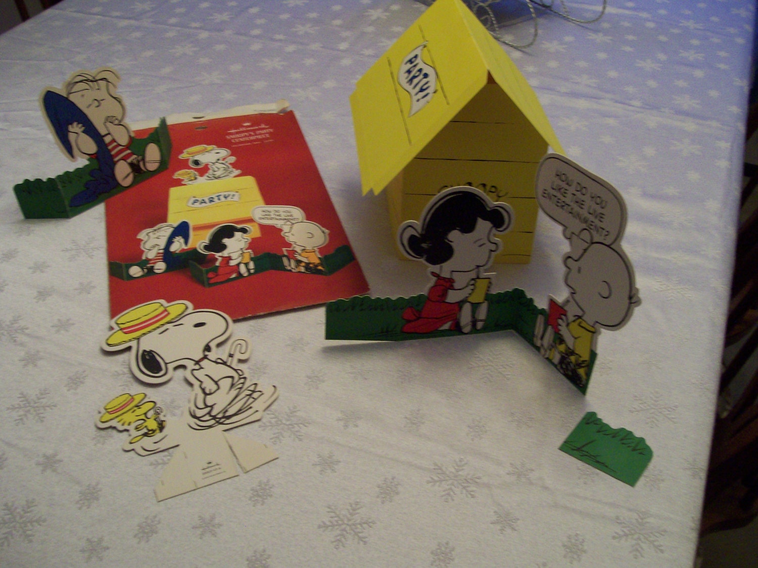 How To Make A Snoopy Dog House Out Of Cardboard