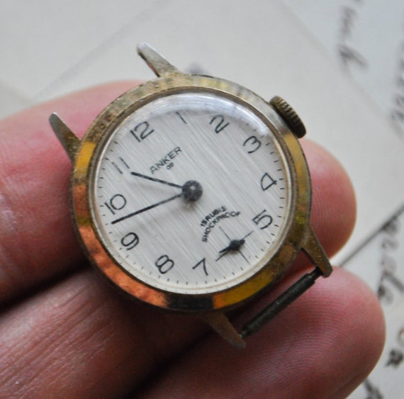 Vintage wrist watch .Not work.