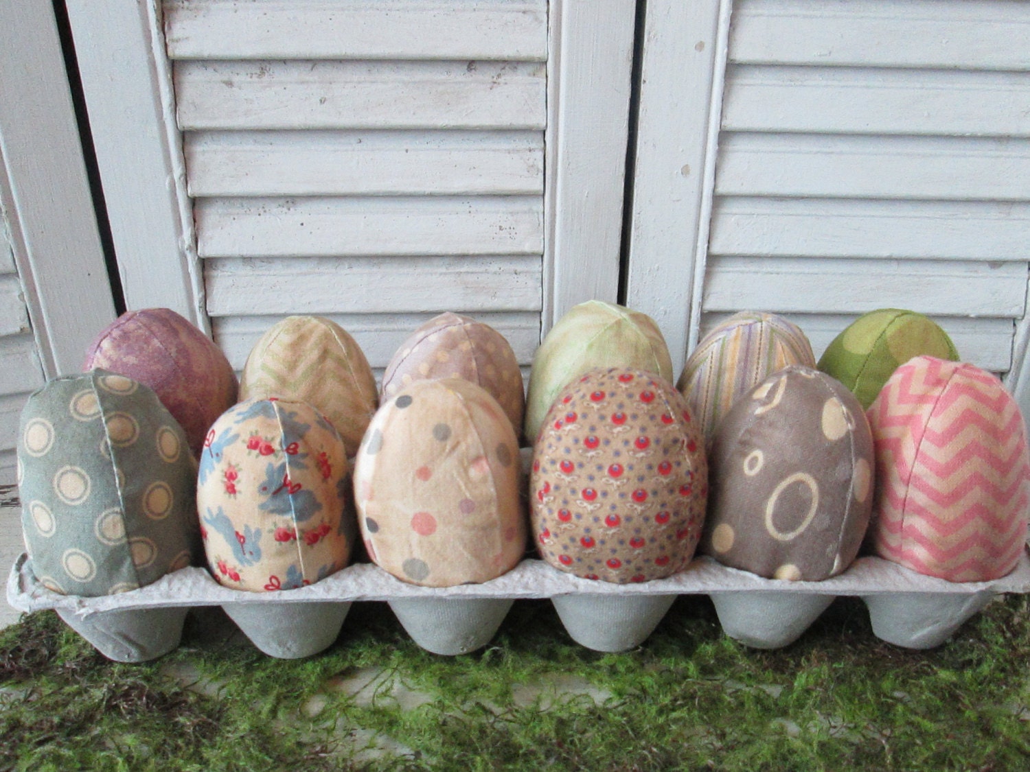 Primitive Grungy Folk Art Dozen Fabric Easter Eggs w/carton