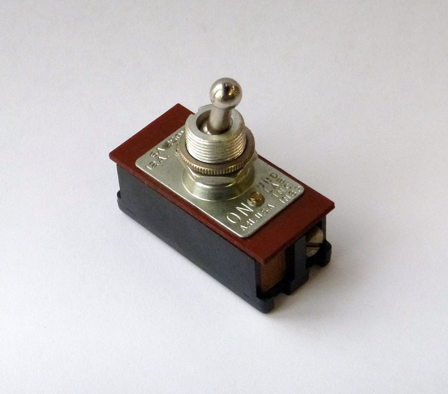 AH&H toggle switch ball head bat Bakelite body SPST