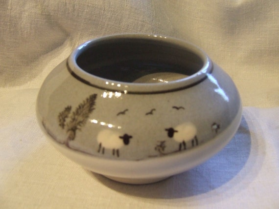 Padarn Pottery Sheep grey and white bowl studio Snowdonia Wales pot pourri Mocha ware