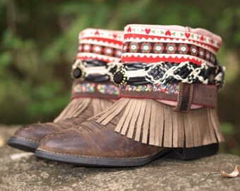 Items similar to Leather Vintage boho ankle gypsy boots studded size 8 ...