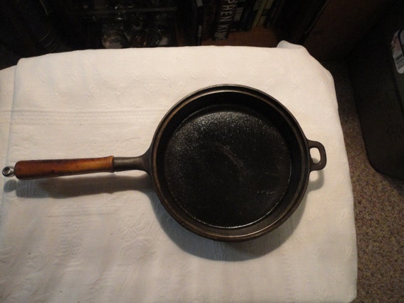 cast-iron-skillet-wood-handle-country-house-by-by-tammysfindings