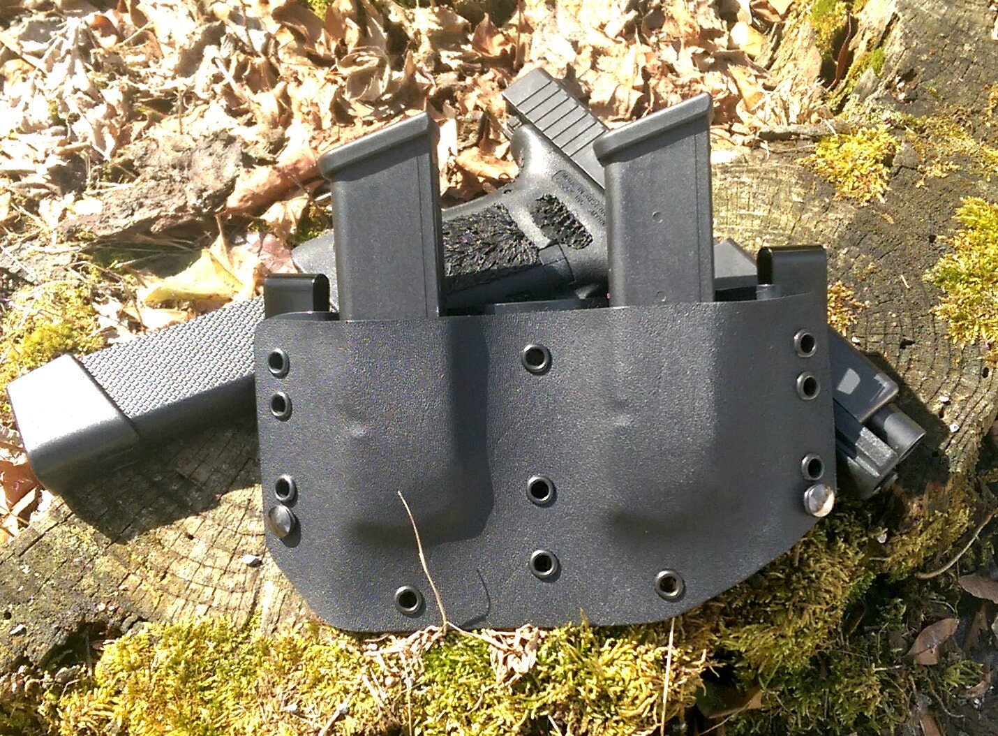 Double magazine kydex holder