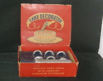 Lorraine Aluminum Cake Decorating Set With Six Different Tips