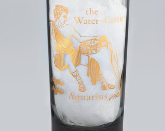 Sign/Aquarius the Water-Carrier glass with gold font in good condition.Vintage Star/ Zodiac/ Astrology/ Horoscope