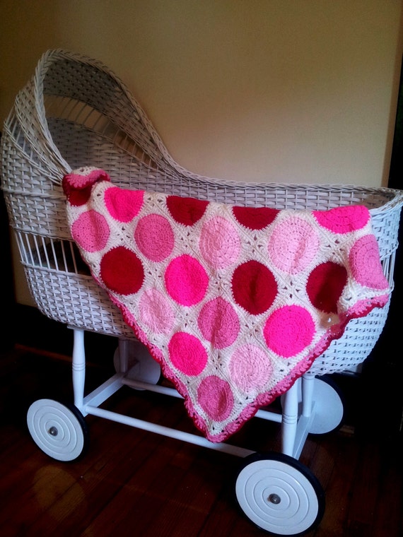 Items similar to Crochet pink circles blanket, granny circle baby