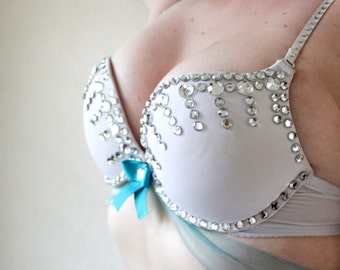 Sparkling Rhinestone Red Bra In A Club-ready Bodycon Style