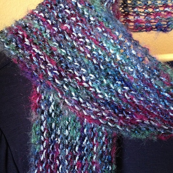 Two-tone Scarf a loom knit pattern