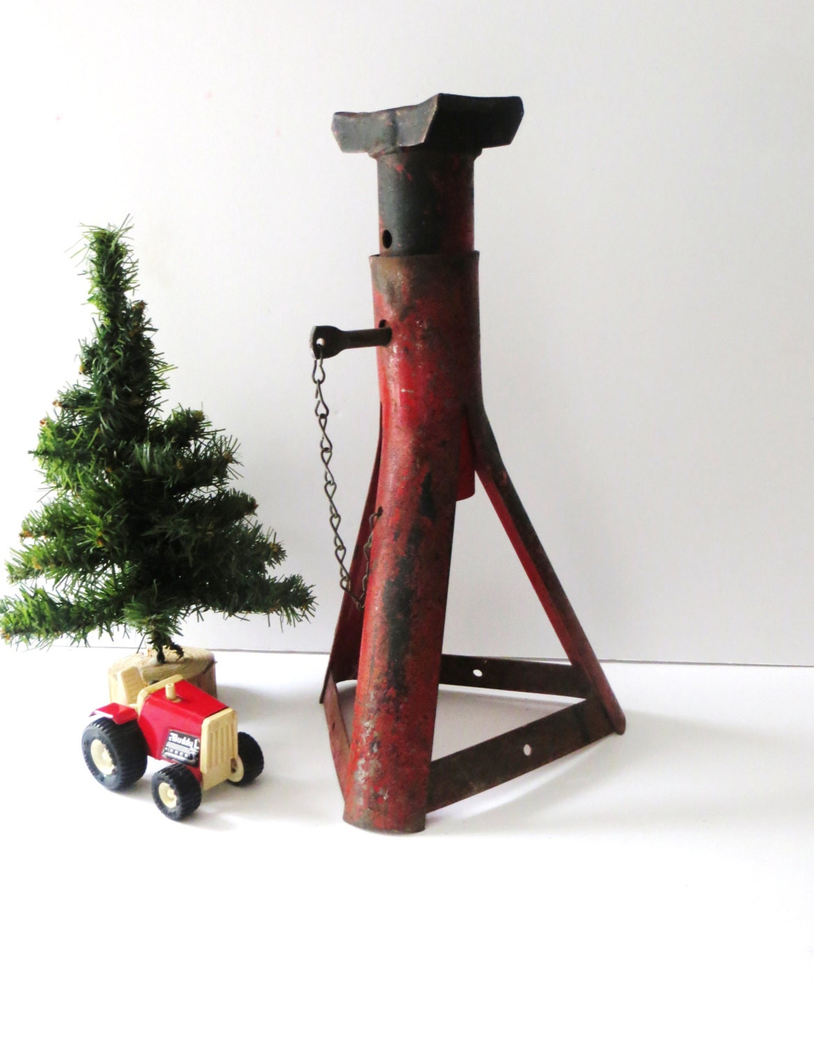 Vintage Jack Red Metal Adjustable Jack Stand by gottogetvintage