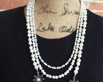 Flower Pearl Necklace