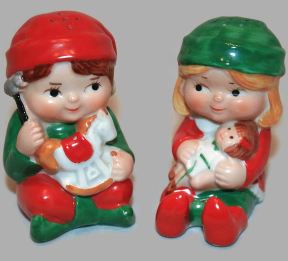 Items similar to Avon 1983 ~ Christmas Elf Salt and Pepper Shakers ...
