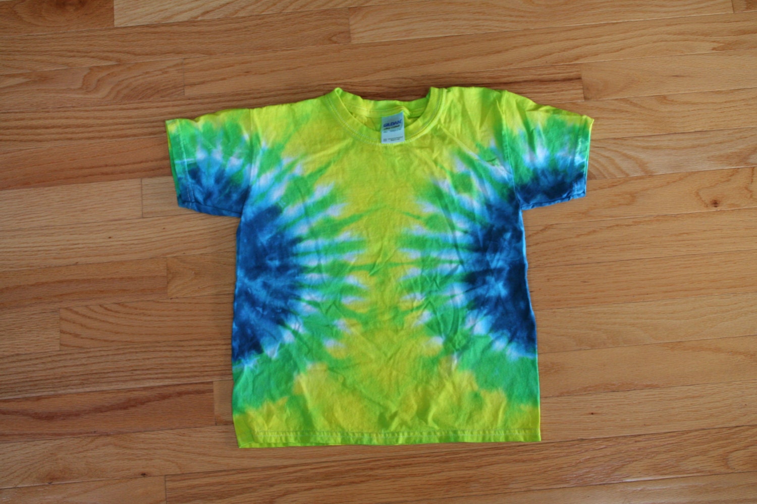Youth Size Extra Small TYEDYE TShirt......hand by whydyetyedye