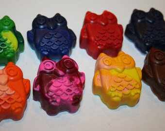 Set of 8 Colorful Owl Crayons