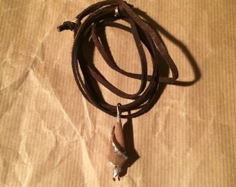 Chrysalis Pendant (B) - Wirebug