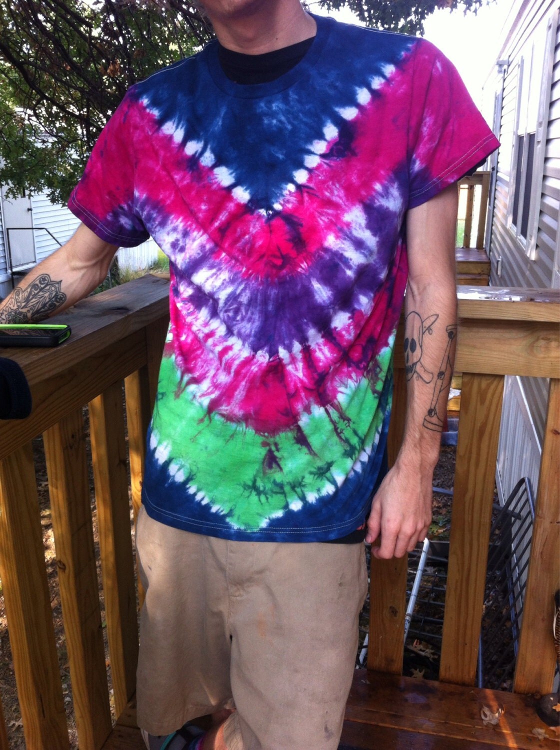 V-shaped tie dye