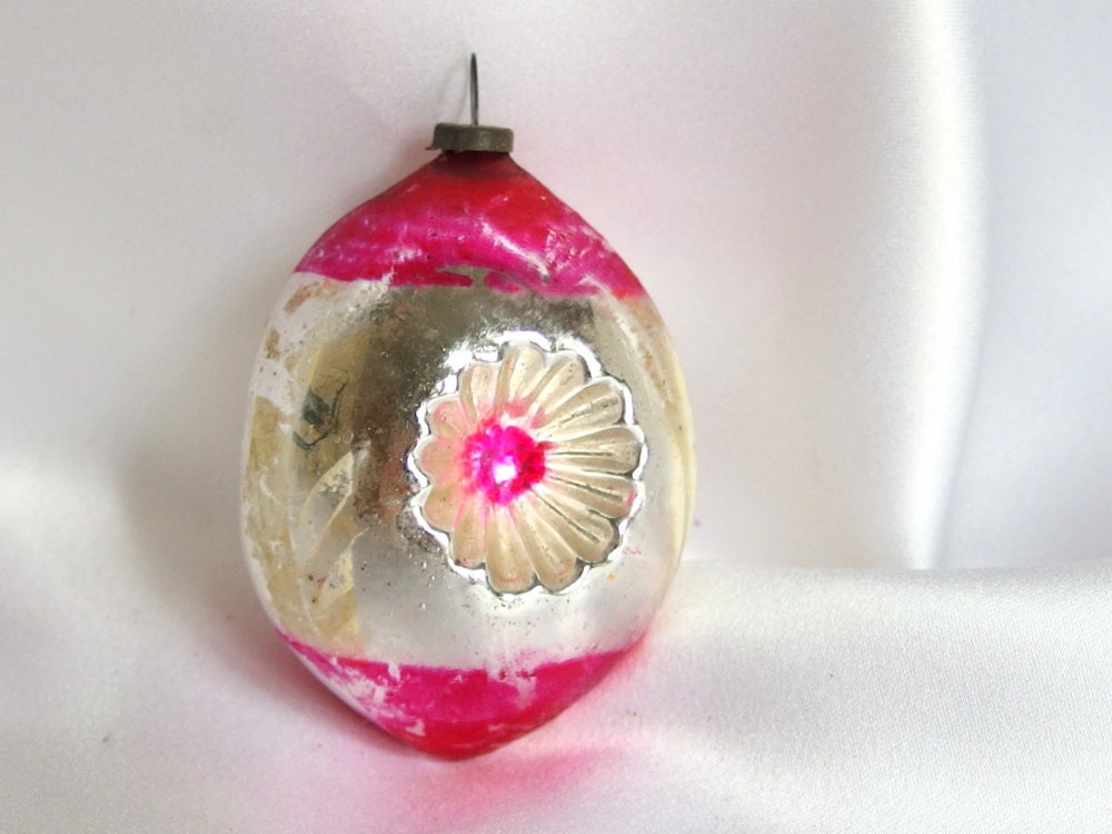 vintage christmas ornament hot pink and silver triple indent vintage christmas ornament hot pink and silver triple indent