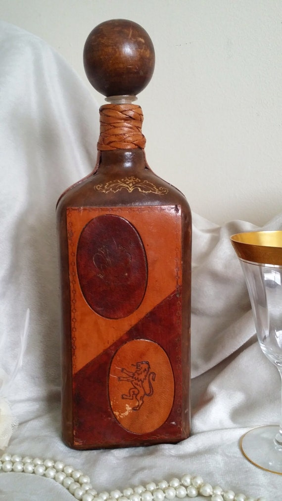Vintage Leather Wine Decanter Made in Italy by FloresGallery