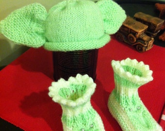Adorable Crochet Baby Yoda Hat and Booties Set