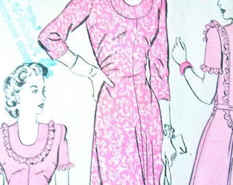 Early 1940s Advance 3722 Dress Vintage Sewing Pattern Bust 30 inches