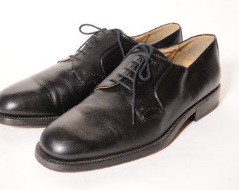 1980's Style Two Tone Dress Shoes Men's by MetropolisNYCVintage