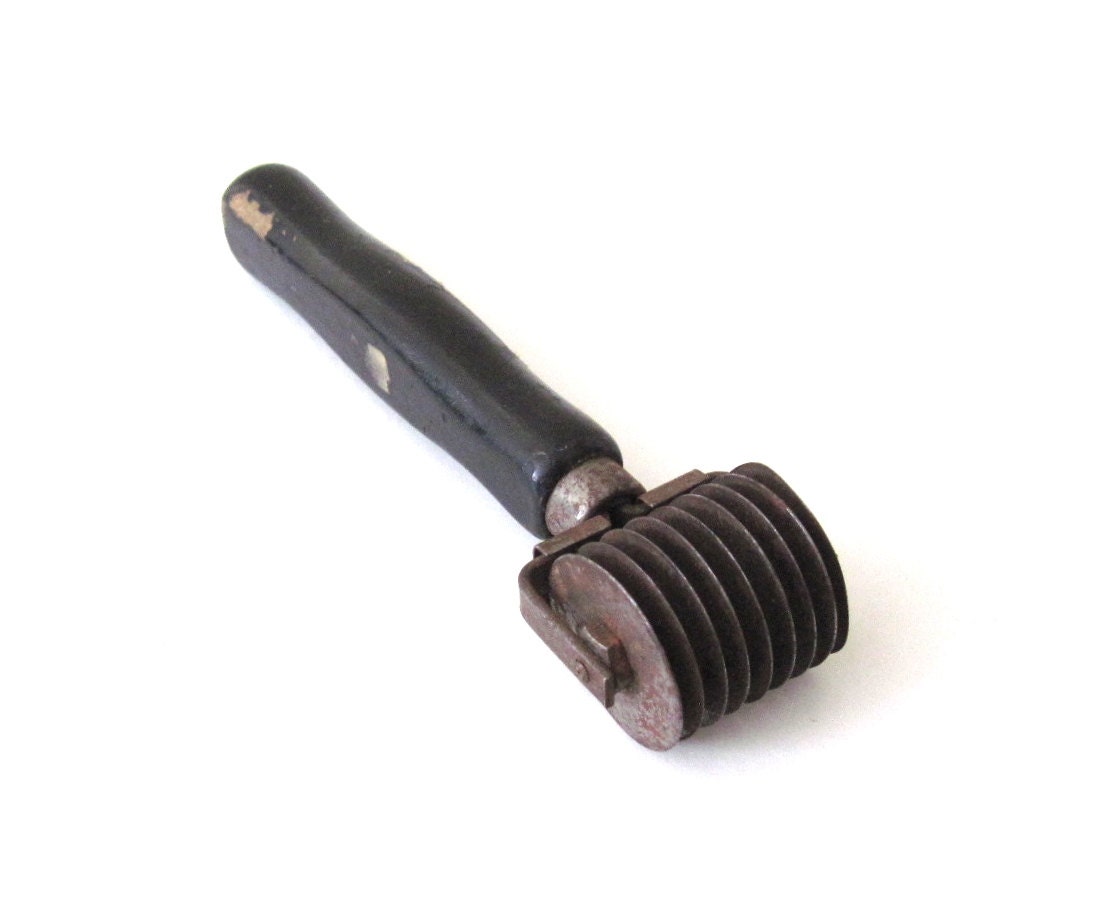 Antique Egg Noodle Roller Handheld Rotary by LaurasLastDitch