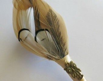 Wedding Groomsmen Boutonniere Antique Gold Black White Feather Boutonniere Lapel Pin Buttonhole