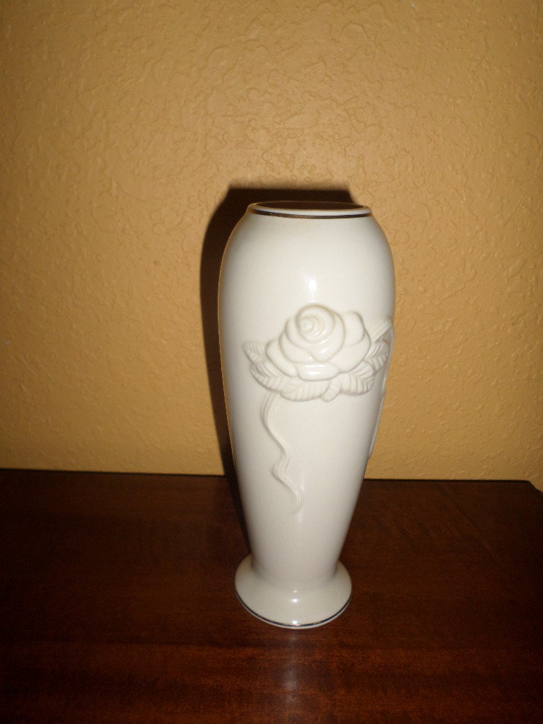 Lenox/BUD VASE/GOLD Trim/Vintage/Perfect