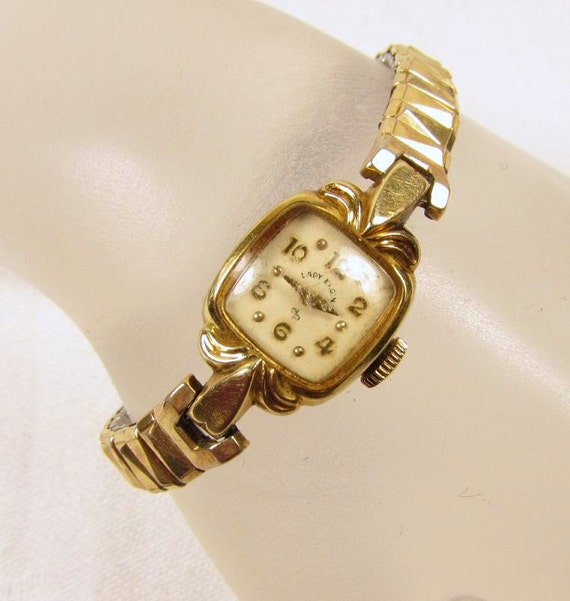 Lady Elgin Wrist Watch 14k GF S&W 21 Jewel by FortyAcreVintage