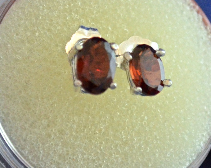 Red Garnet Stud Earrings, 6x4 Oval, Natural, Set in Sterling Silver E686