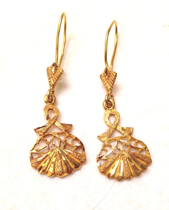 Estate 22k Gold Handmade Diamond Cut Dangle Earrings