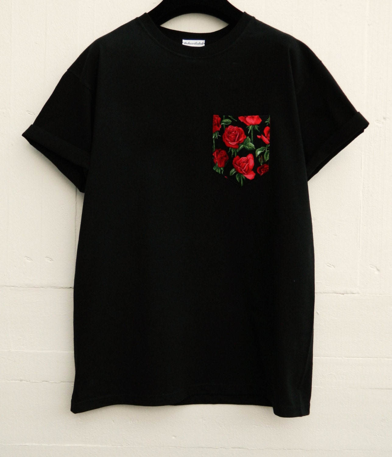 Men's Red Roses On Stem Pattern Black Pocket T-Shirt