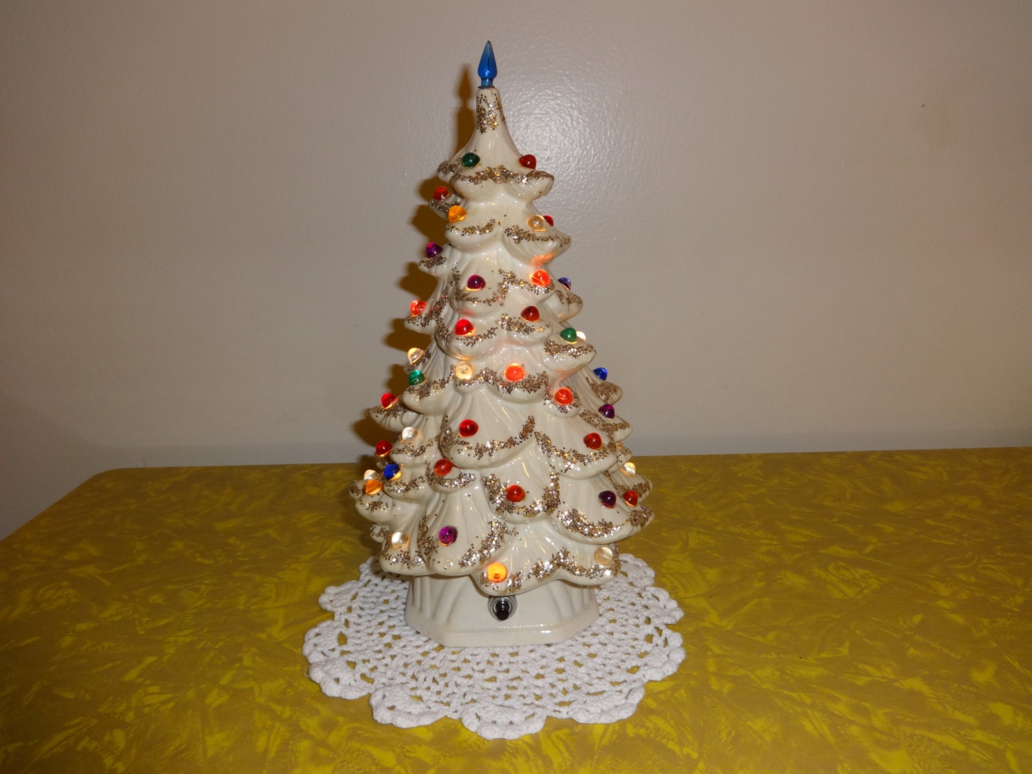 Vintage 1959 White Ceramic Christmas Tree with by VintageyItems